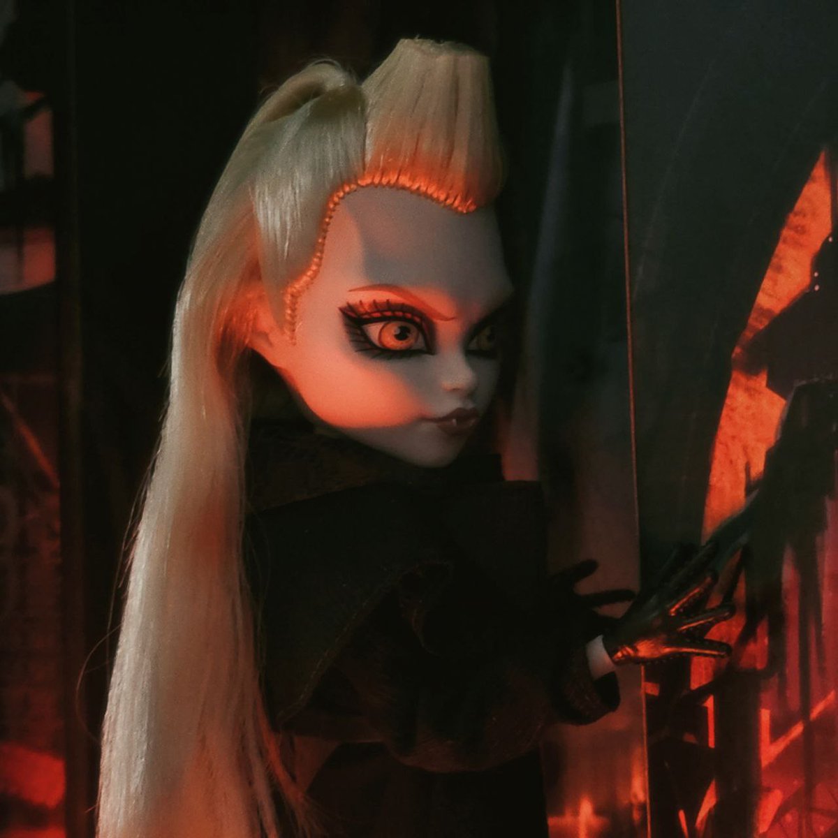 𝔰𝔠𝔞𝔯𝔩𝔢𝔱 𝔡𝔢𝔞𝔱𝔥 tweet media