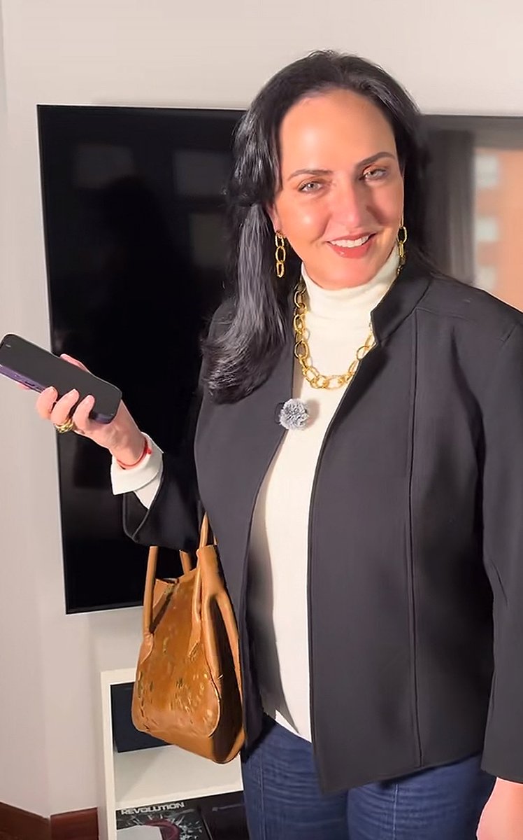 paulaenelalma's tweet image. Mafe ayer pidiendo el tarjetón de comunidades afro.