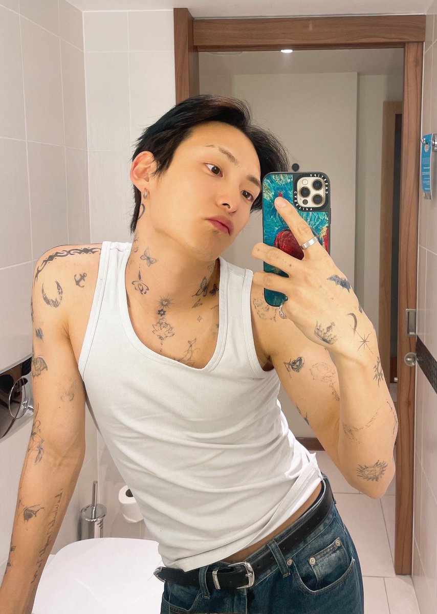 kpop moments that could kill achilleans tweet media