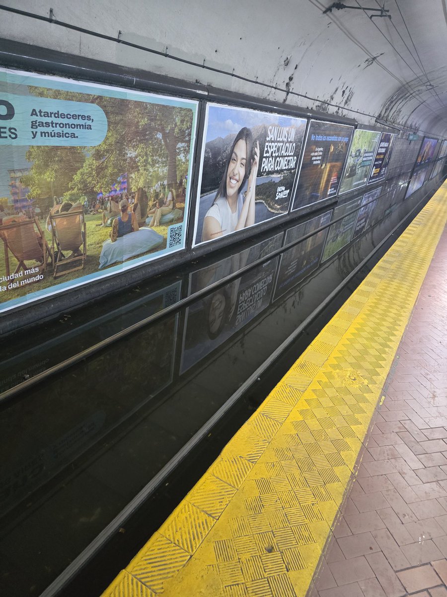 elturdera's tweet image. @jorgemacri @Emova_arg qué pasó en la estación #Pueyrredón de la #LíneaD? La están por renombrar #Venecia ? 
@basubte