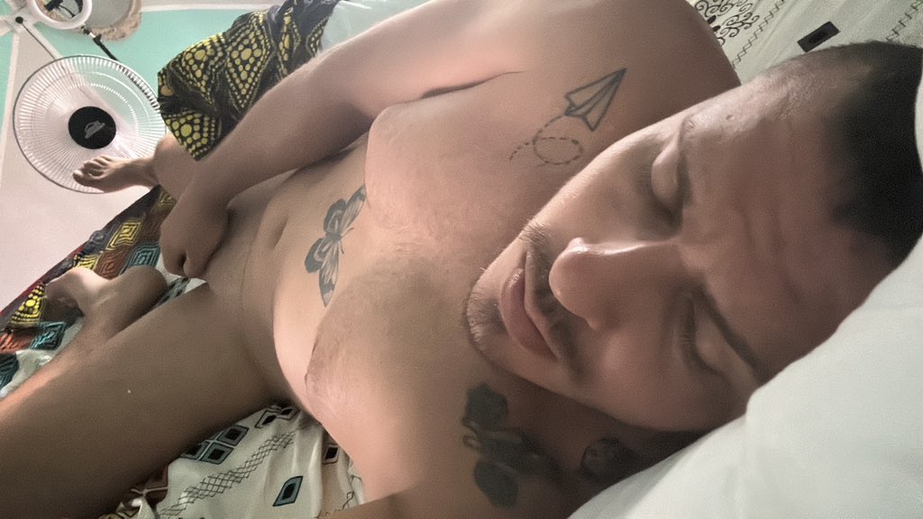 jtebanss's tweet photo. Que hacemos pal calor? https://t.co/KuaFkyCxXW