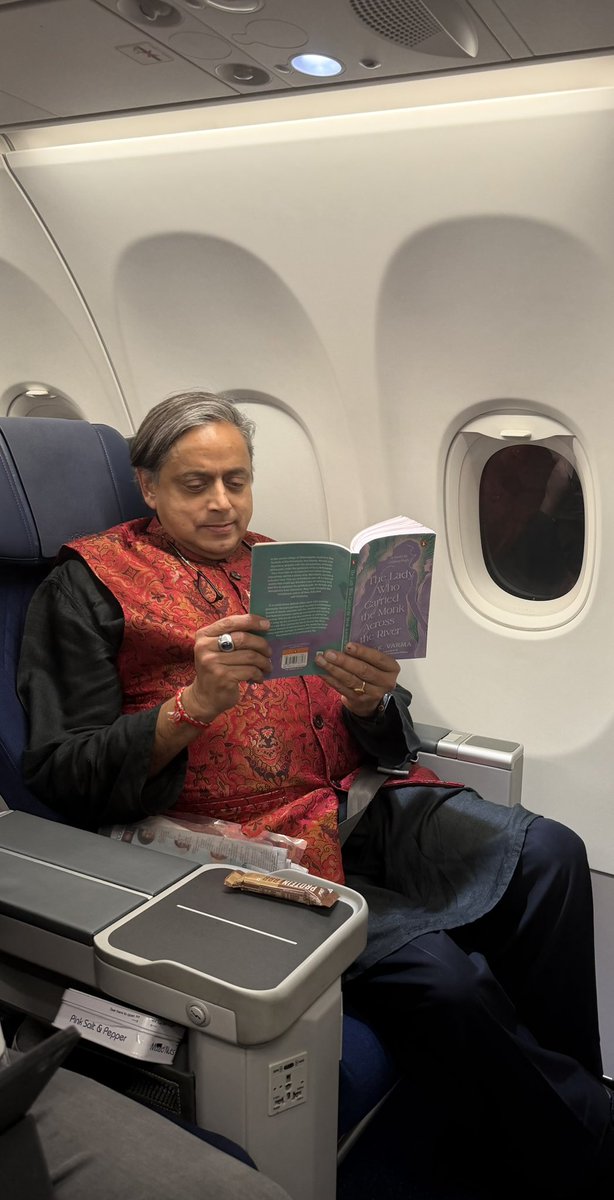 Shashi Tharoor tweet media