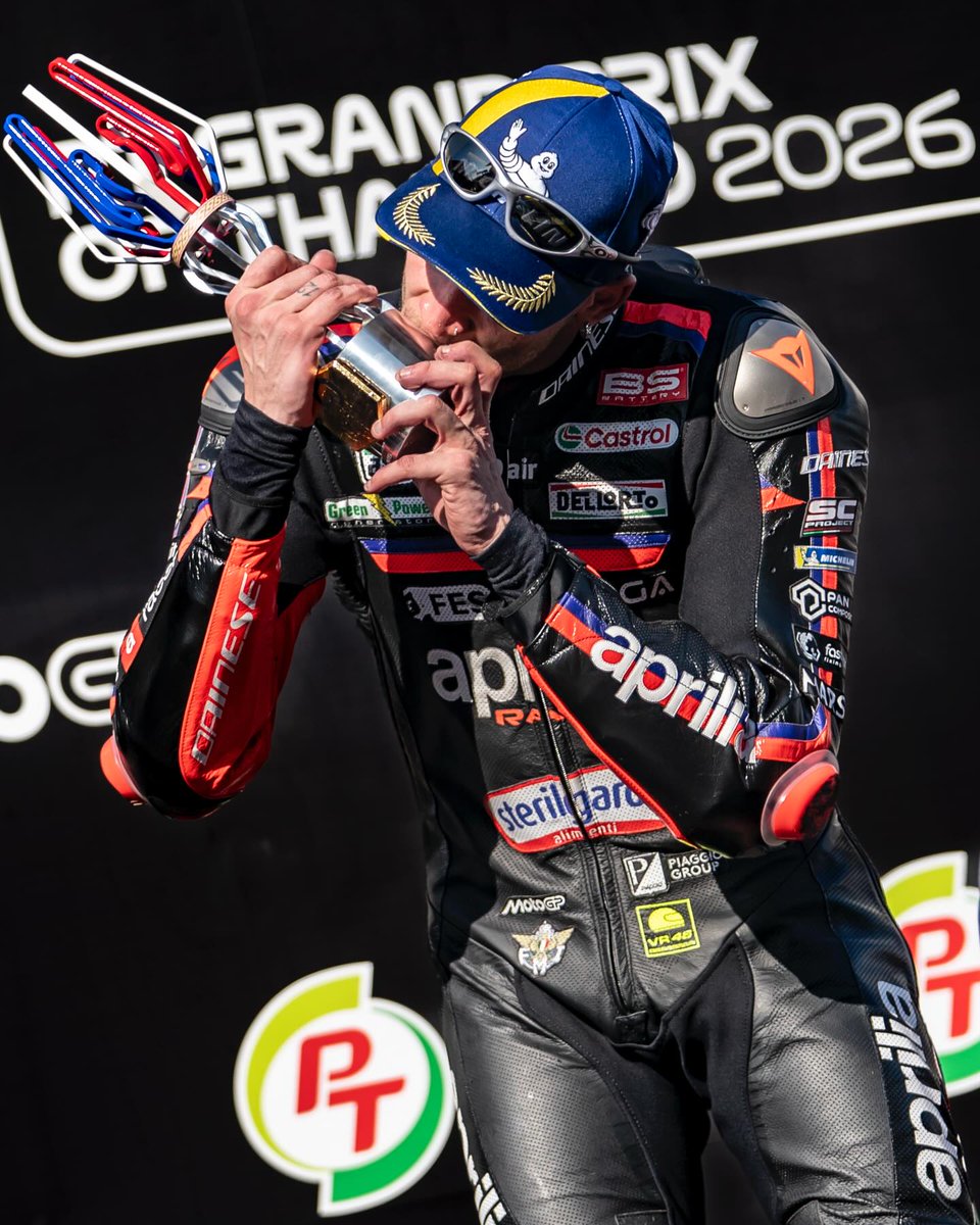 ApriliaPlanet's tweet image. #AmazingRider 🤩 
#MarcoBezzecchi ❤️🇮🇹💪🏻
.
#Amazing #Team
@ApriliaOfficial  ❤️🇮🇹🔥
.
@VitoBezzecchi 
@Marco12_B 
@72Marco30853 
.