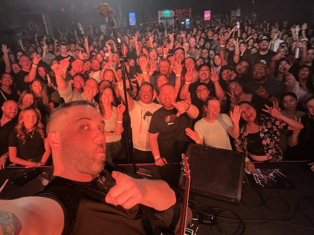 Don't Panic tweet media