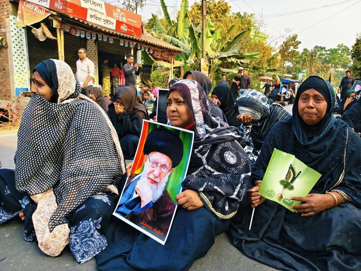 Mourning for Iran’s leader on streets of West Bengal — Taki- Bashirhat road blocked, traffic choked, law and order mocked, and Administration silent.

This is the reality of West Bengal under the Trinamool regime.

If this doesn’t wake you up, nothing will.
Watch... 
Think....