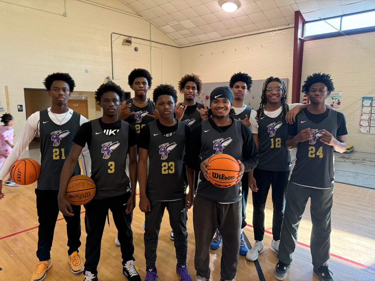 HiramHoops's tweet photo. It has been a ride this season with the ups and downs but the good times outweigh the bad. This group will forever be remembered on the walls of Hiram High School. Thank you fellas for a great season.#HornetNation💪🏾❤️🐝🏀@kb1424 @AP_CoachHodge @pauldingboe @MikeRut51052048 https://t.co/6XA3hX1Nz2