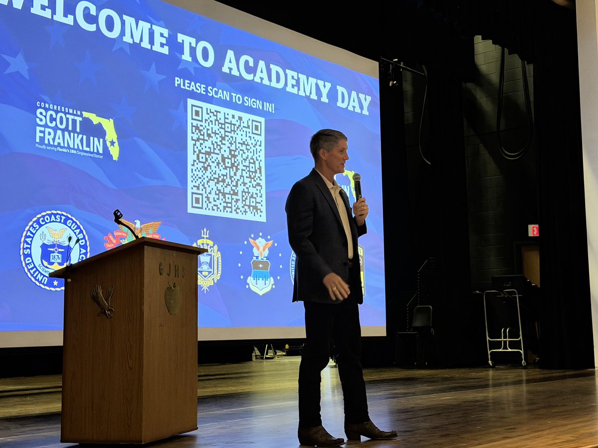 RepFranklin's tweet photo. Thank you to everyone who attended our #FL18 Academy Day presentation at George Jenkins High School. It was a great opportunity for students to learn about the mission of different service academies and the congressional nomination process.
Find more info here 👉: https://t.co/KKRROon5mV