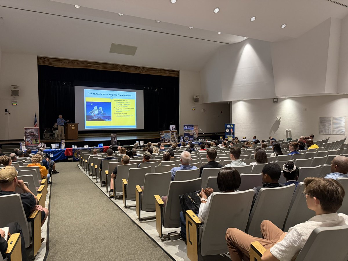 RepFranklin's tweet photo. Thank you to everyone who attended our #FL18 Academy Day presentation at George Jenkins High School. It was a great opportunity for students to learn about the mission of different service academies and the congressional nomination process.
Find more info here 👉: https://t.co/KKRROon5mV