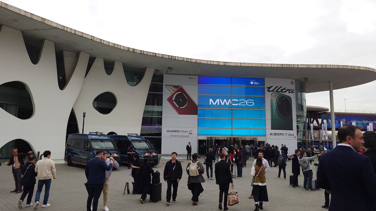 KH1030daa's tweet photo. というわけで
MWC バルセロナ行ってきました https://t.co/Kp4zVXAOcL
