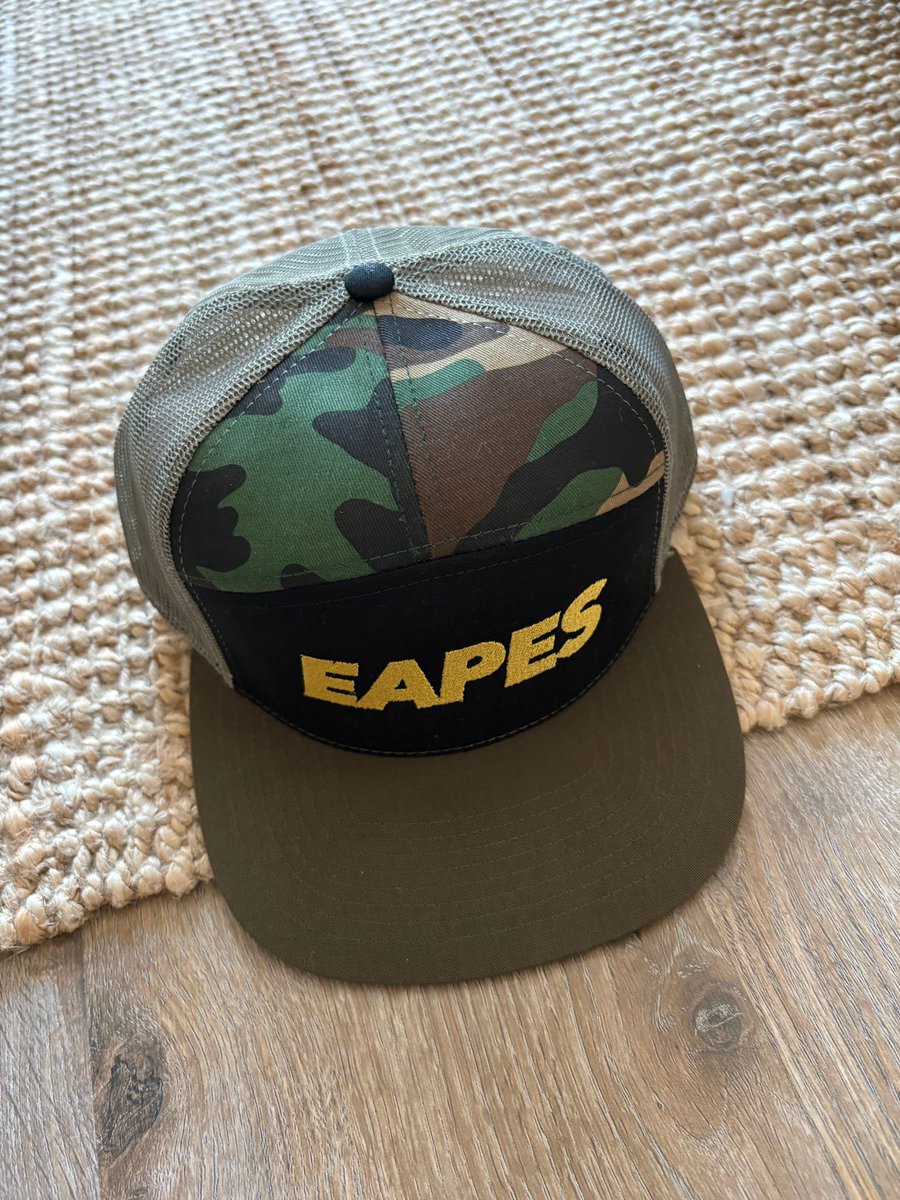 Huge thanks to @eapesclub for the amazing gift 🎁🔥

Just received a sweatshirt and a snapback, the quality and design are next level. Proud to rep the tribe in real life as well as on-chain.

#Vibewiththetribe 🫶