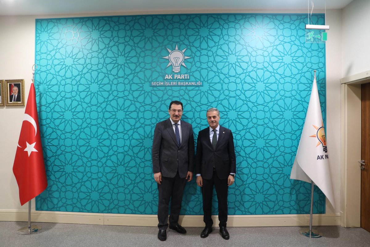 sbYusufAlemdar's tweet photo. 📍Ankara'da AK Parti Genel Merkezi'mizdeyiz.

İftar öncesi Genel Merkez SKM Başkanımız Hilmi Bilgin ve Seçim İşleri Başkan Yardımcılarımız ile birlikte Genel Başkan Yardımcımız, Seçim İşleri Başkanımız Ali İhsan Yavuz'u ziyaret edip hasbihal ettik.

Değerli Başkanımıza misafirperverliği için çok teşekkür ediyor, çalışmalarında kolaylıklar diliyorum.