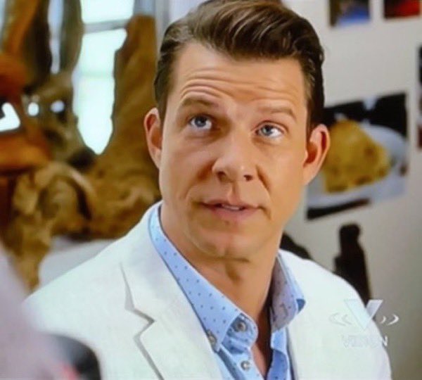 RhondaWron tweet media