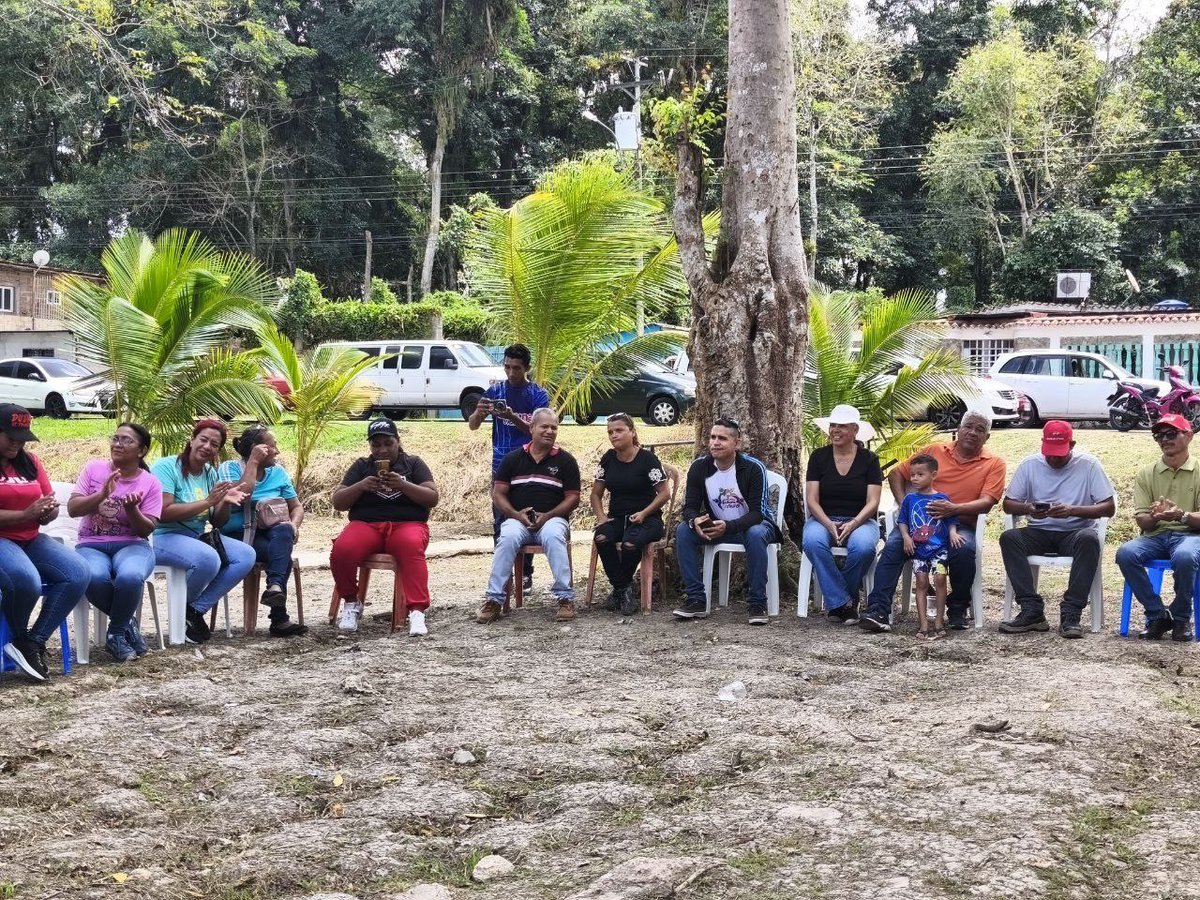 Anggy_Ordaz's tweet photo. 🇻🇪El pueblo venezolano exige una cosa y es que nos devuelvan Nicolas Maduro y Cilia Flores 

Por eso desde el estado Delta Amacuro se realizan asambleas comunitarias

#ReleaseCilia
#ReleaseMaduro
#BringThemBack
#LosQueremosDeVuelta https://t.co/tUgkNQ97vC