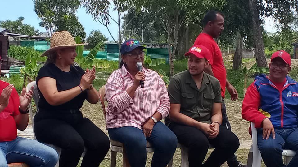 Anggy_Ordaz's tweet photo. 🇻🇪El pueblo venezolano exige una cosa y es que nos devuelvan Nicolas Maduro y Cilia Flores 

Por eso desde el estado Delta Amacuro se realizan asambleas comunitarias

#ReleaseCilia
#ReleaseMaduro
#BringThemBack
#LosQueremosDeVuelta https://t.co/tUgkNQ97vC