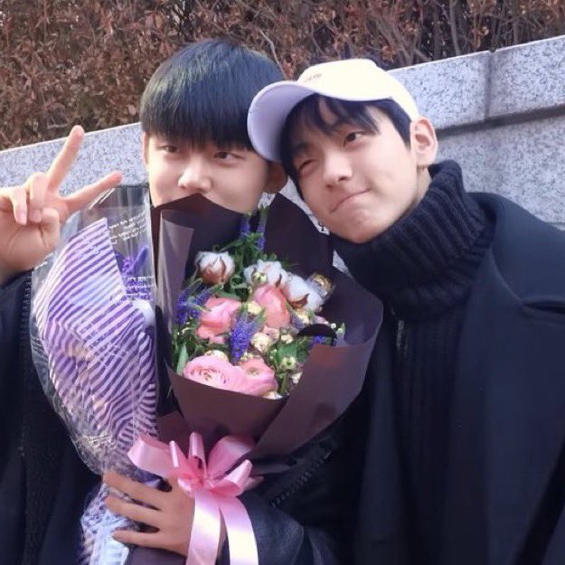 thyewn's tweet photo. how dear you are to me, my yeonbin &amp; myungtae 😔🫳🏼 https://t.co/A7EElNPh6x