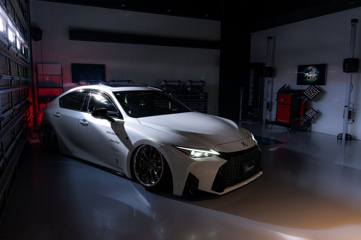 tanaka_tdm's tweet image. IS300h F SPORTS "Mode Black V" 

T-DEMAND FULL COMPLETE

(F) 7.5° 19inch 9.5j +0 

(R) 8.5° 19inch 10.5j+10

#tdemand 
#ssr
#nitto 
#lexusis 
#airsuspension