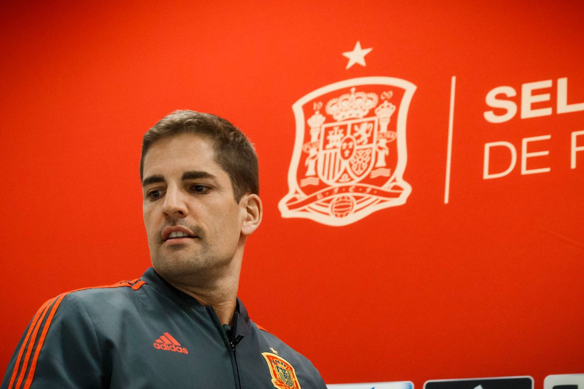JAlbMontenegro's tweet photo. ❌💥 ROBERT MORENO SOBRE SU NO LLEGADA A LA SELECCIÓN: 

“A mí se me transmitió que era la persona elegida...hasta tenía la convocatoria preparada". 😳 https://t.co/Wc2QPPLBud
