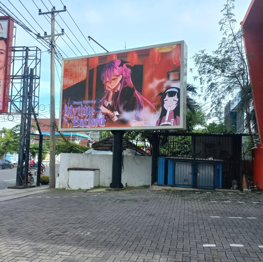 Mythia Batford 🦇 tweet media