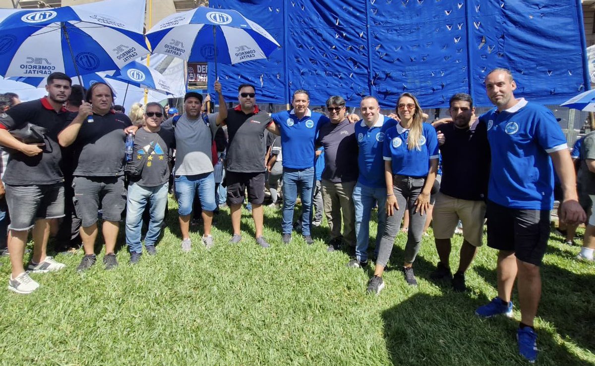 Sergio_OrtizOk's tweet photo. Nos quieren bajar indemnizaciones, recortar licencias y debilitar al sindicato.
En criollo,trabajadores más baratos y más solos.
La respuesta es más organización, más delegados y más afiliación.
Y que nadie se haga el distraído, el 
descuento por recibo es ley y es la herramienta que garantiza un sindicato fuerte.
Que quede claro:
si tocan nuestros derechos, hay respuesta.

En la calle.
En Tribunales.
Y en cada lugar de trabajo.
Porque al trabajador no se lo flexibiliza, se lo organiza y se lo respeta