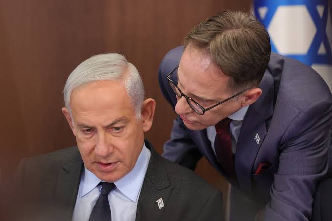 HelamasA's tweet photo. Le chef de cabinet de Netanyahou, Tzachi Braverman, s'est réconcilié avec ses ancêtres. https://t.co/3FvvDhCL9R