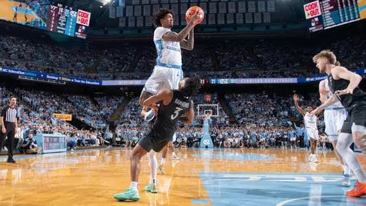 UNC Basketball: En apretado final saca victoria sobre Virginia Tech 89-82 en Chapel Hill laconexionusa.com/unc-basketball…