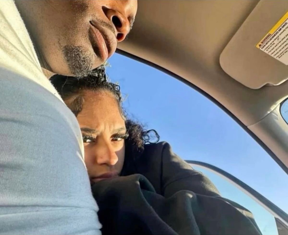 “i'm not even clingy i hate people touching me”

me with the right person :