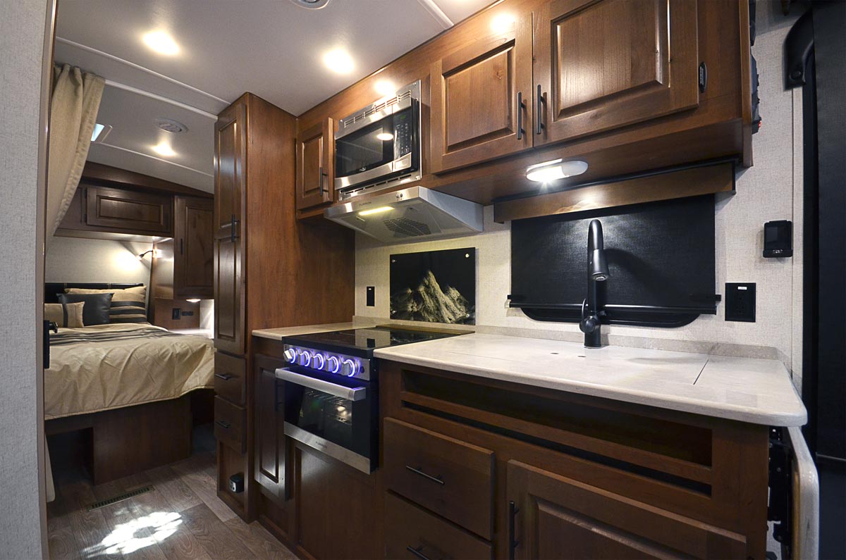 rvsupershows's tweet photo. The new 2026 Outdoors RV Back Country Titanium 21BD delivers premium features in a compact package — dual axles, 100 gal fresh water, 15k A/C, and next-level build quality for every season. 🛞💪
-
-
-
#OutdoorsRV #newrv #rvlifestyle #traveltrailer https://t.co/sxFNxJnjBB