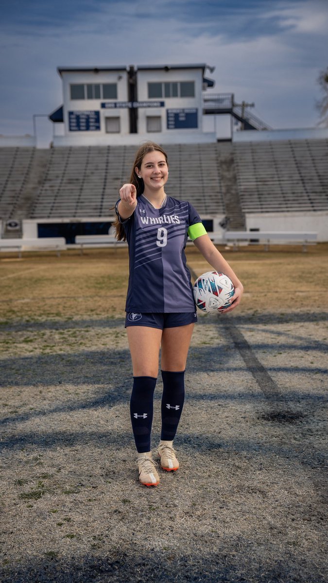 CamrynRGeorge's tweet photo. Junior season media day pics πͺοΈ
#gowhirlies #uncommitted2027 #winger #outsideback #teamcaptain @gowhirlies @MaxPreps @TheSoccerWire @PrepSoccer @ImYouthSoccer https://t.co/ZmJiNUqxqv