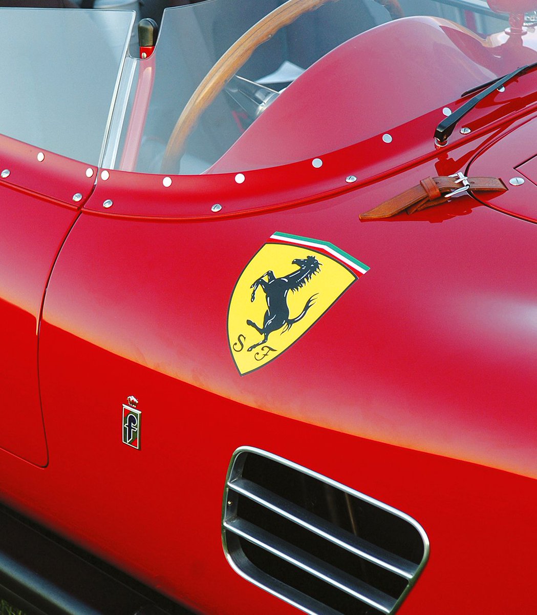 There’s no better choice than an exquisitely elegant #Ferrari250TestaRossa for certain special occasions 😉

#MuseiFerrari #Ferrari