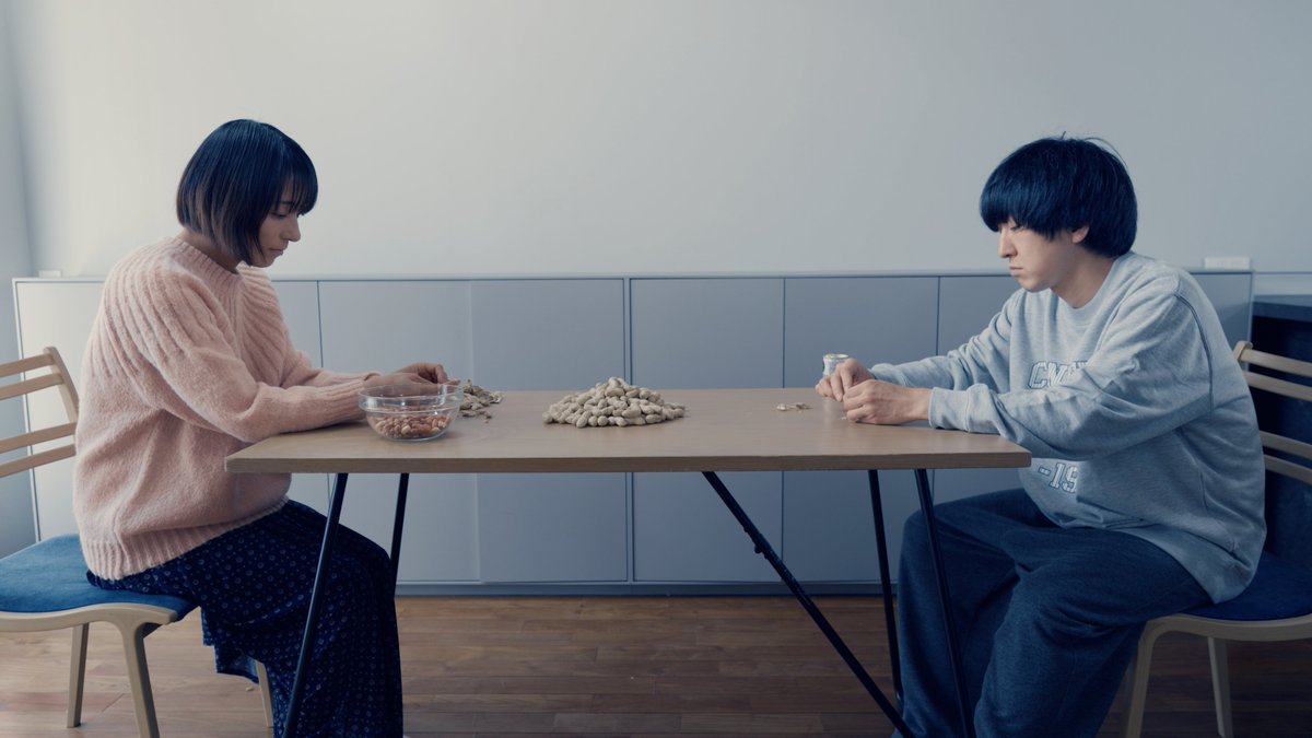 （プログラム３）17:00〜

＜村口知巳監督の世界＞
美しさと怖さが同居する、村口監督独特の世界。
『美しいロジック』『ヴォイド』『静かな隕石の落ちるような音』『ピーナッツバター』
未公開2作を含む4作品を上映。
観終わったあと、
「これは何だったのか」と思わず考えてしまう――