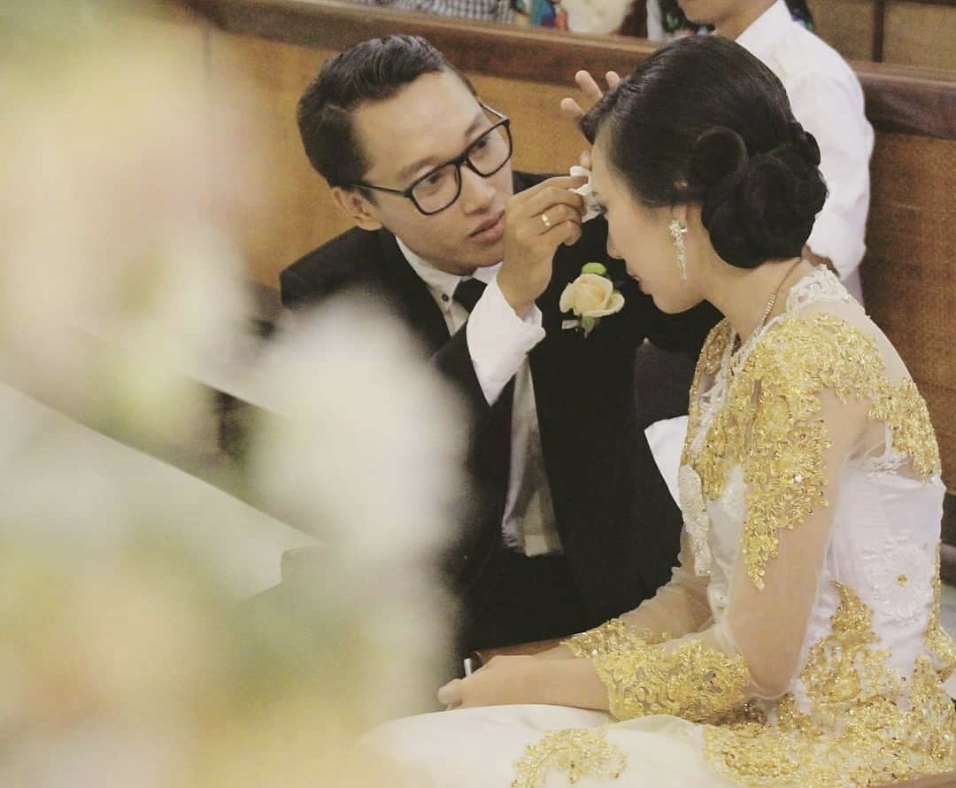 mardikengrat's tweet photo. @gegemyworld @Gank_Of_Petojo Ga kerasa tahun ini anniv ke 8. Tapi aku dan istri juga ga pernah gandengan waktu bapa kami, bahkan waktu masih sama sama di omk.🤣 https://t.co/fvWGvKAEUE