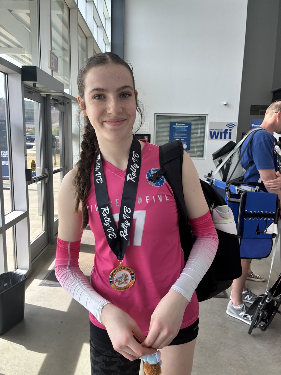 Lauren Halbert tweet media