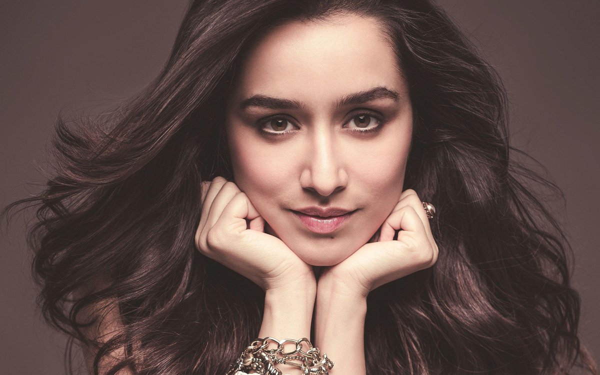 There’s a natural glow in her presence that doesn’t rely on heavy styling. Simplicity enhances her charm rather than defines it.

HBD PEOPLES SUPERSTAR SHRADDHA