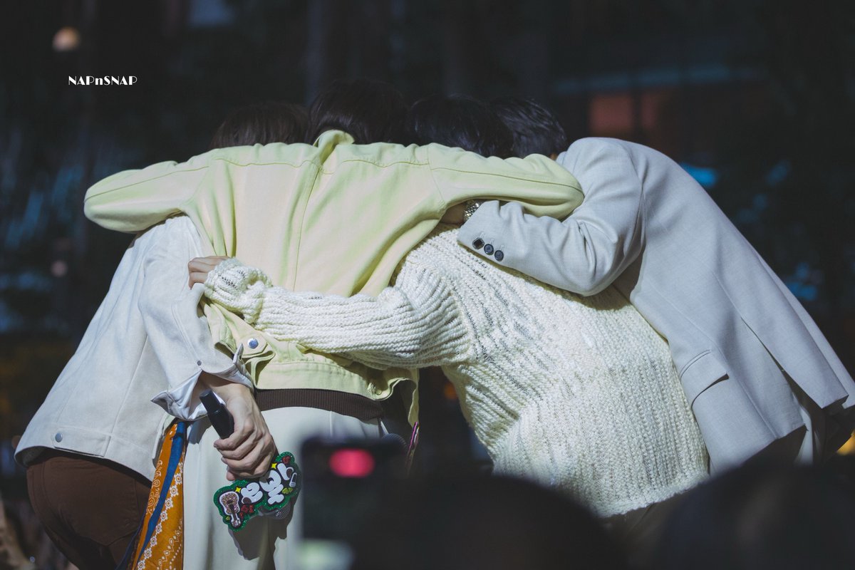 กิ๊งต๊อกปุ๋งแป๋วจุ่มแก้มม 🫳🏻🤍

#CentralPattanaXKengNamping
#CentralPattanaXTleFirstone
#KengNamping #TleFirstone