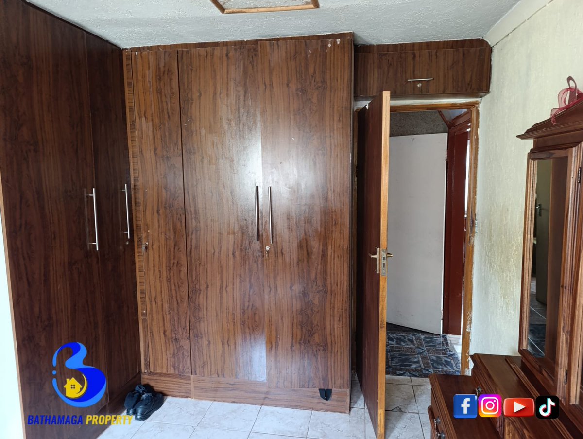 BathamagaProp's tweet photo. 🏠 2 Bedroom House to Rent in Senaoane, Soweto 📌 

🏷 R5,000 p.m  

Fitted kitchen with built-in stove |  Main bedroom with fitted wardrobe | Water and electricity included 

🔗 Get full details: 
https://t.co/lXiKkl0zq0 

#BathamagaProperty #RentalProperties #Iran #Dior https://t.co/qWQjd5RUVF