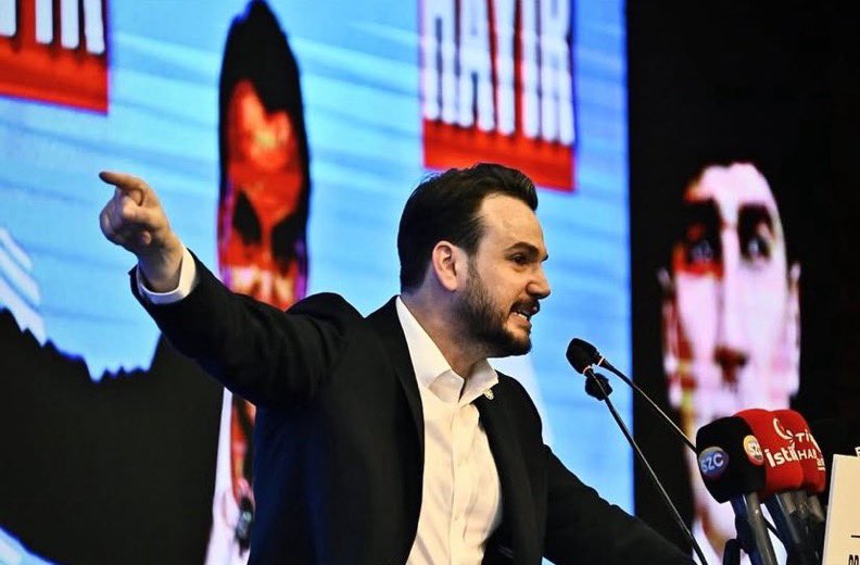 İYİ Partili Dr. Cenk Özatıcı: 

Ortada bir hata varsa, o da seni 27 yıl önce asmamış olmaktır.