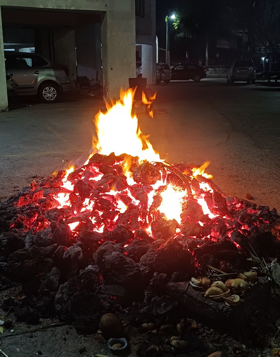 meetdrvinay's tweet photo. आप सभी को होलिका दहन की हार्दिक शुभकामनाएंl #holikadahan2026 https://t.co/Nzl9DR3xoe