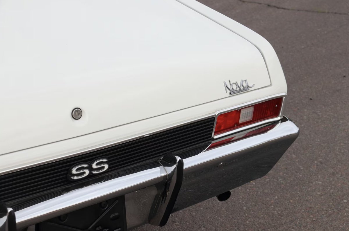 Mecum Auctions tweet media