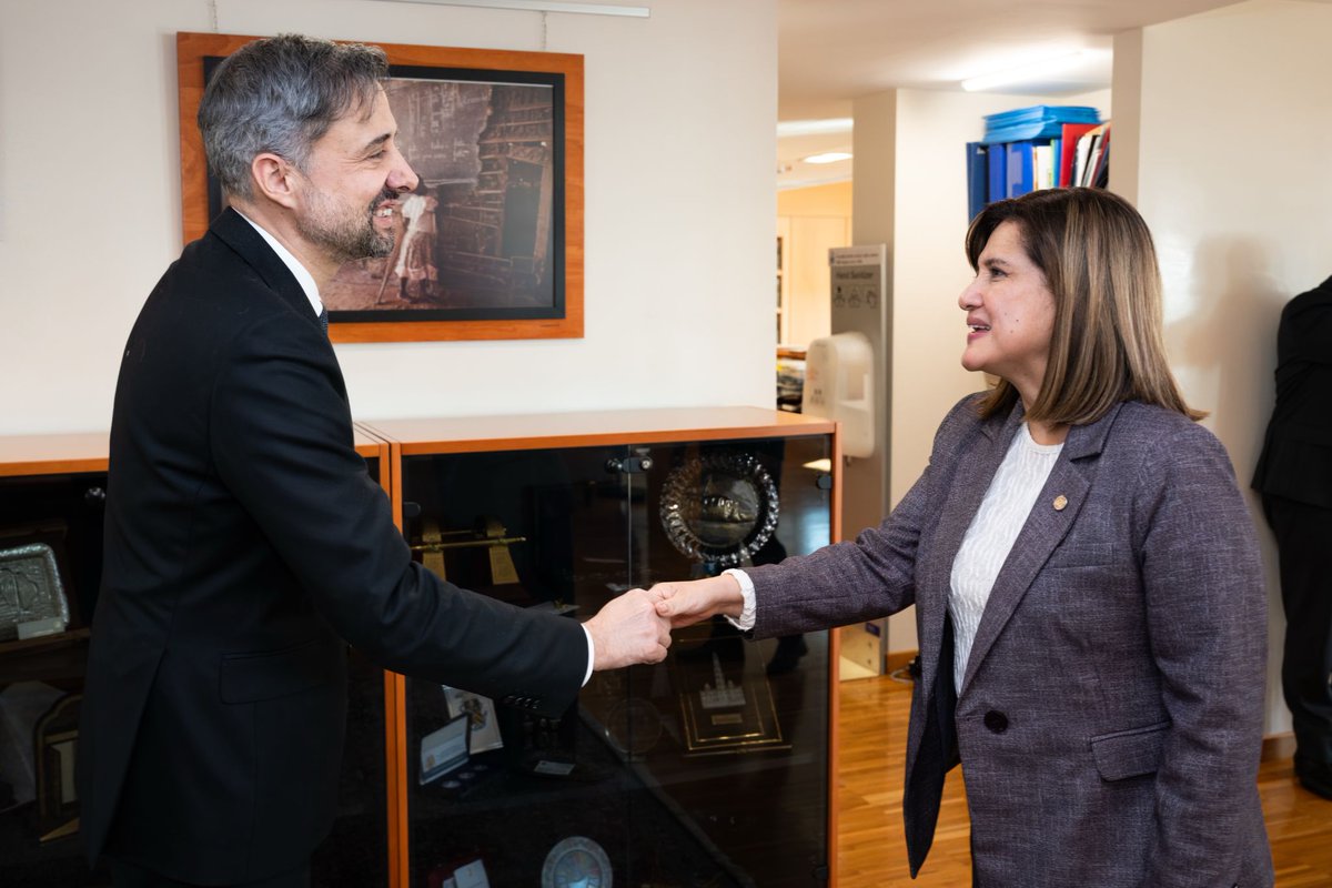 Alvaro Lario tweet media