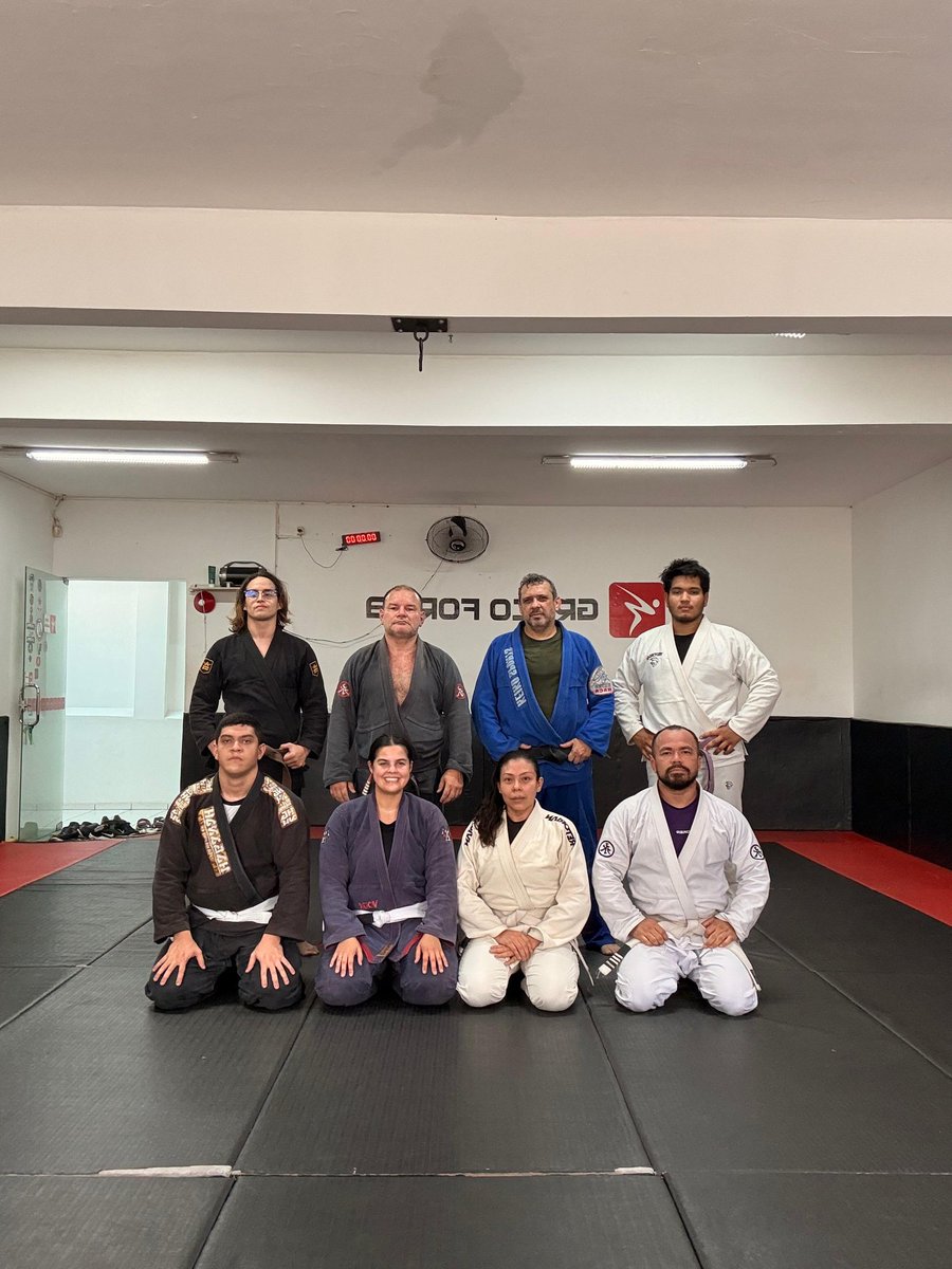 Fernand42124794's tweet photo. Treino dessa segunda-feira aqui na equipe MKT, oss!!! #djnandoazevedo #djblackbelt #jiujitsu #bjj #jiujitsubrasileiro https://t.co/J93B09vMCG