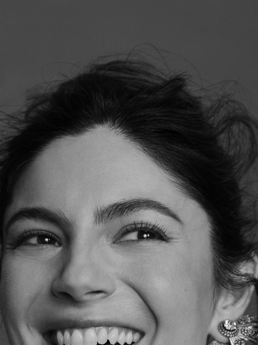 barbaroarchives's tweet photo. Monica Barbaro photographed by Peter Joseph Smith for PORTER Magazine. https://t.co/DmPceTUt1R