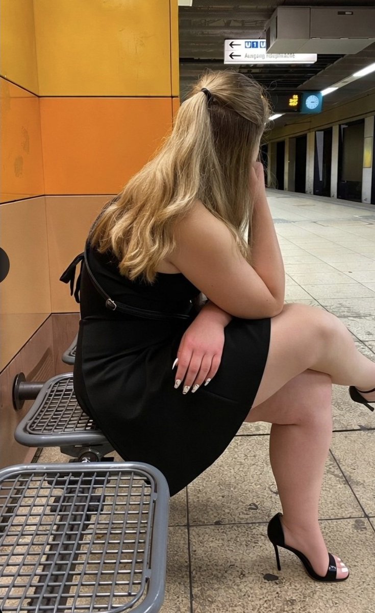 SarahBee tweet media