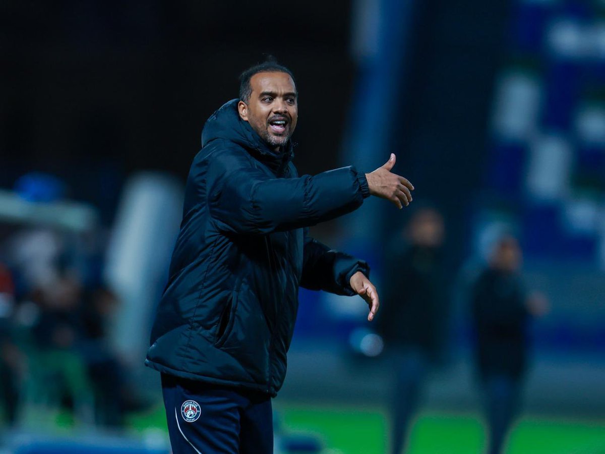 المدرب السعودي إبراهيم البصيلان بعد تقديم 
نجاحات مع فئات الجيل عين كمدرب لرديف 
العدالة وحقق نجاحات واثبت قدرته على النجاح
وزرع الروع باللاعبين واظهر إمكانياتهم وجودتهم 

منذ تعيينه : 4 مباريات - 3 انتصارت - تعادل
9 اهداف - استقبل هدف وحيد