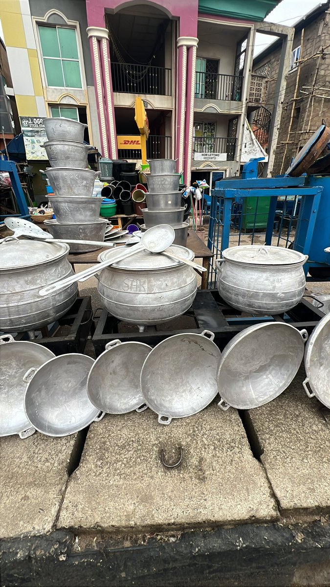 DOJ5868's tweet photo. I’m a trader, I sell kitchenwares and plastics https://t.co/OZKf19N4qn