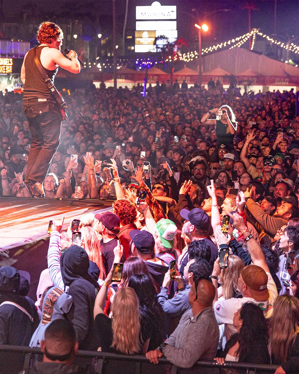 SPIN's tweet image. The SoCal music festival calendar was once reliable and abundant. But in 2026, it feels strangely quiet except for the highly anticipated @BeachLifeFest.

So why is it thriving while larger, corporate-backed events pause, pivot, or fade away?

spin.com/2025/02/3-big-…

#partner