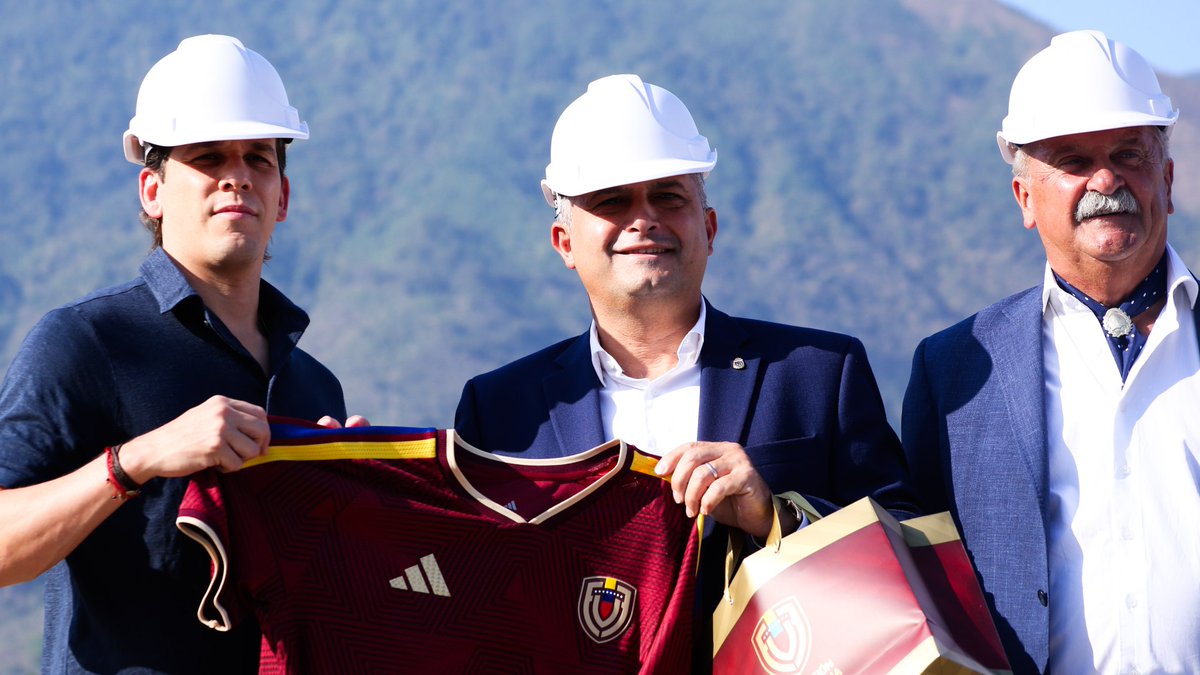 DaniAlex0's tweet photo. ¡Grandes noticias para nuestro fútbol! 🏟️✨
​La @FVF_Oficial anuncia el desarrollo de un nuevo complejo deportivo de alto nivel, y lo hace con un aliado de lujo: la asesoría de la @AFA 🇦🇷.
​Buscando la excelencia para nuestras selecciones y el crecimiento del talento nacional. ¡El sueño sigue creciendo! 🙌
​🔗 Conoce el proyecto aquí: https://t.co/LtqcT26R6r