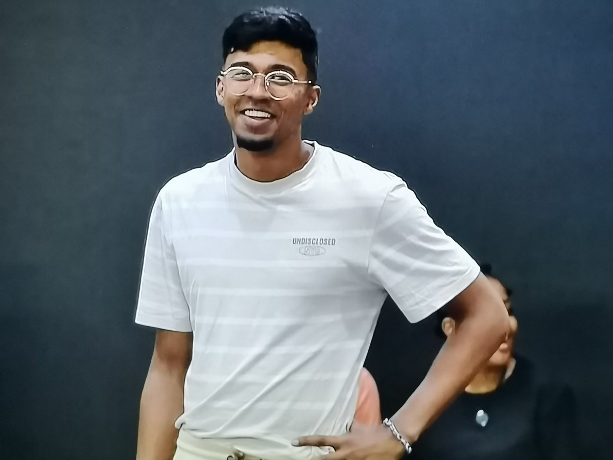 Ashay let's go! Give it your all. 

#BBMzansiS6