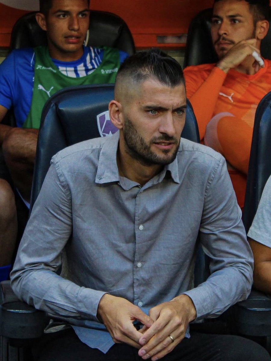 dlptlv's tweet photo. ✨ El camino de Nico Sánchez en Rayados desde que se retiró:

➤ 2021: Termina etapa de jugador de fútbol
➤ 2022: Inicia carrera de DT en Raya2 Expansión
➤ 2023: Se une al primer equipo como auxiliar de Fernando Ortiz
➤ 2024: Se convierte en interino del primer equipo, auxiliar institucional
➤ 2026: Vuelve a ser entrenador interino y posible futuro DT

💙 Un día aprendió, hoy le toca enseñar. Confianza total en él.