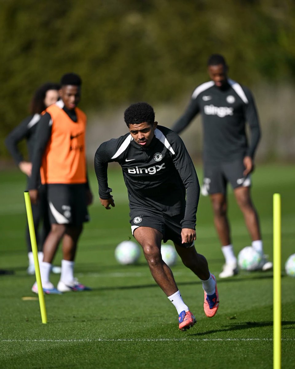 Chat: Who's the player behind Essugo??