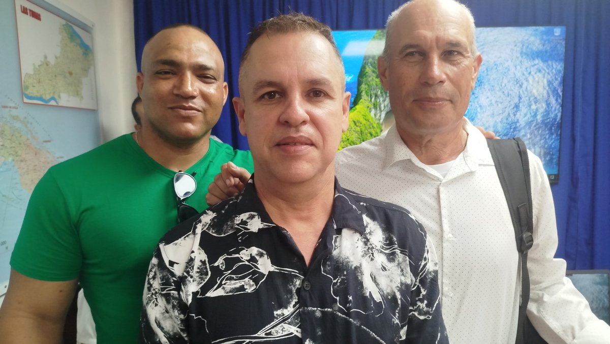 ♥️Hoy se despide a Eberto Estrada Sao como director del Centro Meteorológico Provincial. Con más de 30 años de trabajo, potenció las investigaciones relacionadas con diferentes sectores de #LasTunas durante su gestión.

<a href="/Artemioglez1/">Artemioglez1</a> <a href="/CubanoYoe/">Yoe Hernández Glez</a> <a href="/Ilia_Toirac_TV/">Iliana Toirac Ruiz</a> <a href="/Liagr23/">Lia Gómez Rodríguez</a> <a href="/TunasTV1/">@LasTunasTV</a>